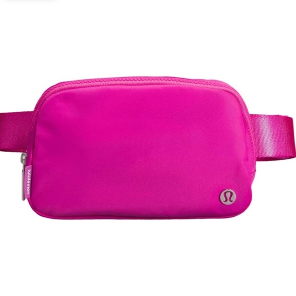Lululemon Everywhere Belt Bag Crossbody 1L - SONIC PINK. - NWT - Picture 3 of 7